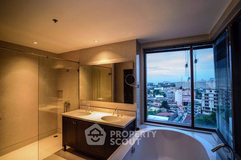 รูป คอนโด 3-ห้องนอน ที่ ดิ เอ็มโพริโอ เพลส ใกล้ BTS พร้อมพงษ์ (ID 2357413) - รูปที่ 11/17