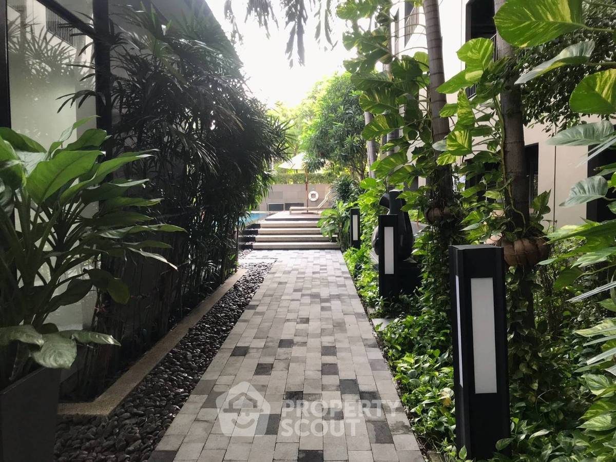 picture 2-BR Condo at The Seed Musee Sukhumvit 26 near BTS Phrom Phong (ID 883655) - 4/6