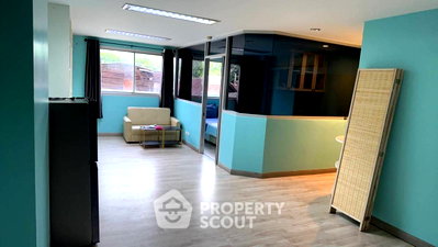 คอนโดให้เช่า : คอนโด 1 ห้องนอน โครงการ First Tower Condominium ใกล้ BTS เพลินจิต (ID 2446420)