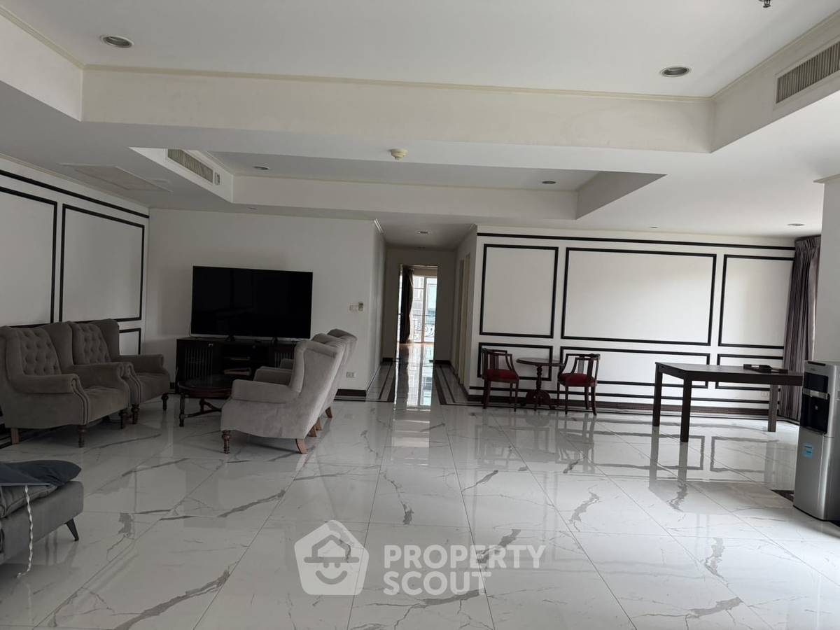 รูป คอนโด 3-ห้องนอน ที่ ลา วี ออง โรส เพลส คอนโดมิเนียม ใกล้ BTS ทองหล่อ (ID 2894845) - รูปที่ 2/12