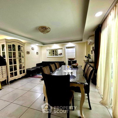 ขายคอนโด : คอนโด 2 ห้องนอน รับสัตว์เลี้ยง Siam Oriental Tropical Garden ชั้นล่าง (ID 2057672)