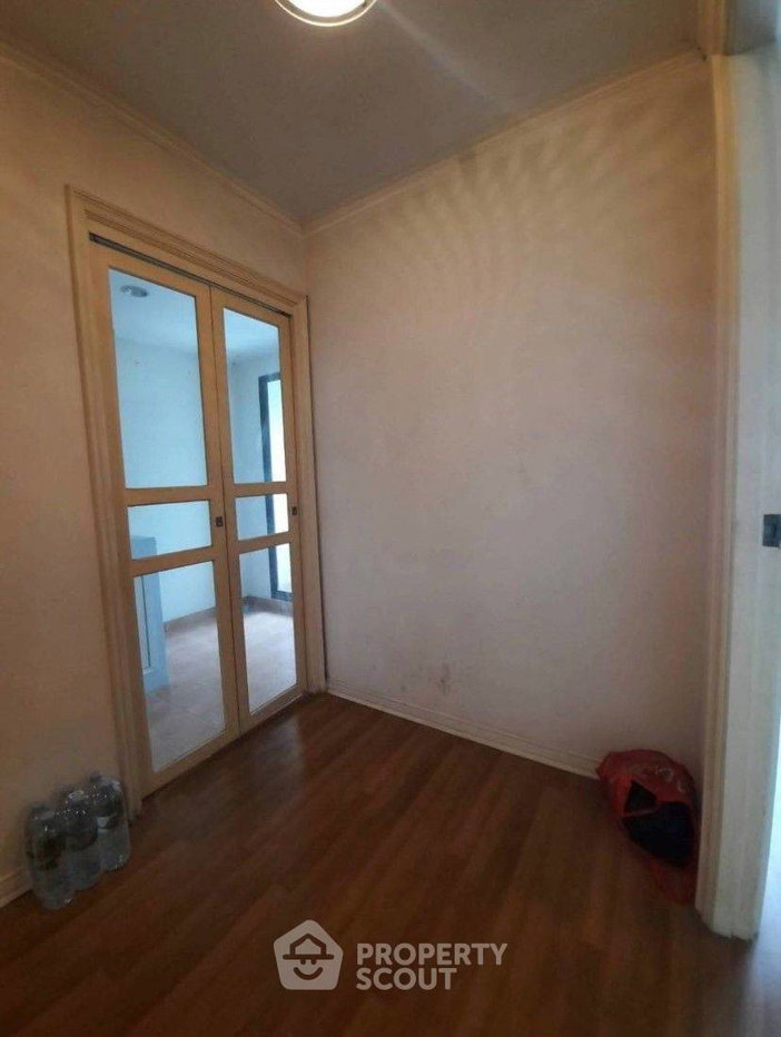 picture 1-BR Condo at Lumpini Place Narathiwas Ratchanakarin in Chong Nonsi (ID 1166230) - 7/9