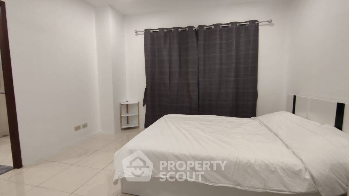 picture 3-BR Condo at Nordic Park Hill close to Phratamnak (ID 1798402) - 9/19