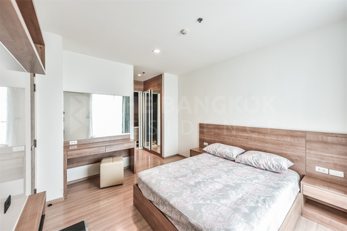 Ready-to-move-in Condo at an Amazing Price!! Rhythm Phahol - Ari near BTS Sena Ruam