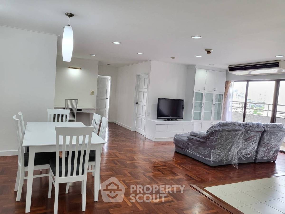 picture 3-BR Condo at Richmond Palace Condominium near BTS Phrom Phong (ID 1576118) - 2/20