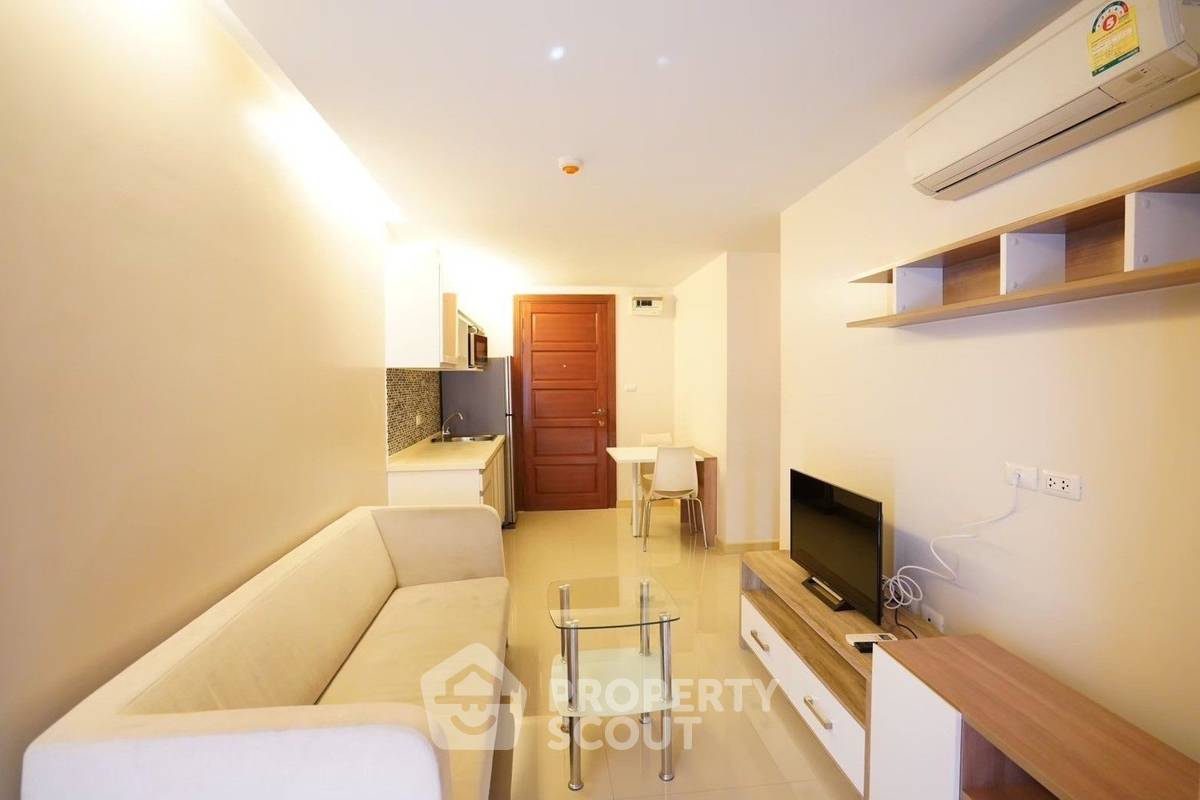 picture 1-BR Condo For Sale At Emerald Residence Ratchada, 2nd-Floor near MRT Huai Khwang (ID 1844669) - 2/13