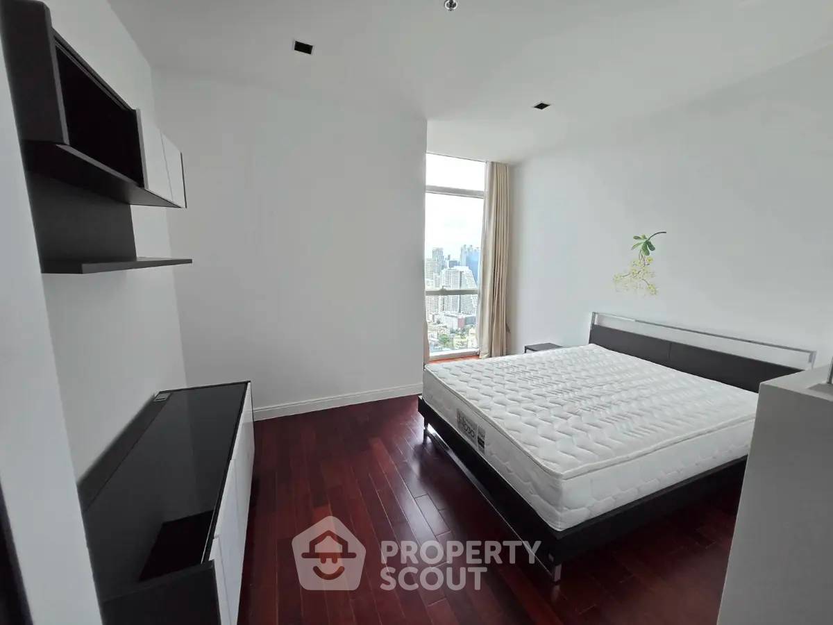 picture 3-BR Condo at Athenee Residence near BTS Phloen Chit (ID 2866786) - 8/9