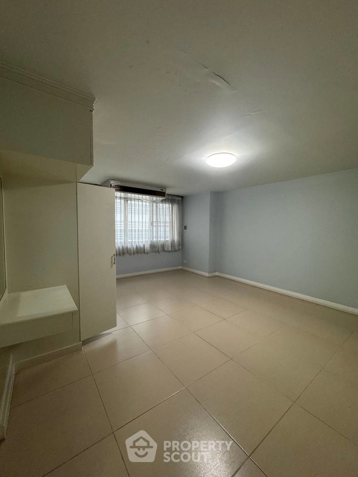 รูป คอนโด 2 ห้องนอน ขนาด 111 ตร.ม. ชั้น 3 อาคาร Green Peace Mansion ใกล้ MRT กำแพงเพชร (ID 2138948) - รูปที่ 8/11