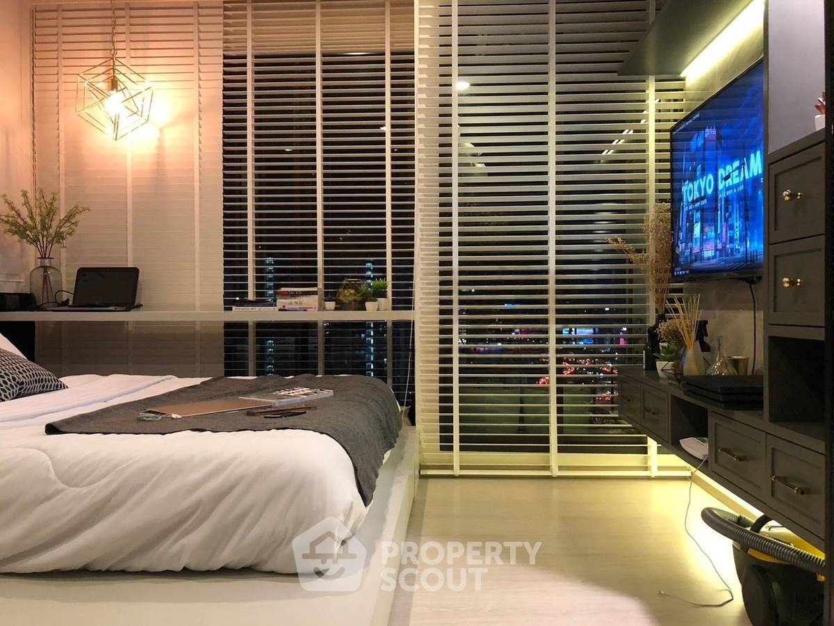 picture Studio Condo at Rhythm Asoke near MRT Phra Ram 9 (ID 2735495) - 1/9