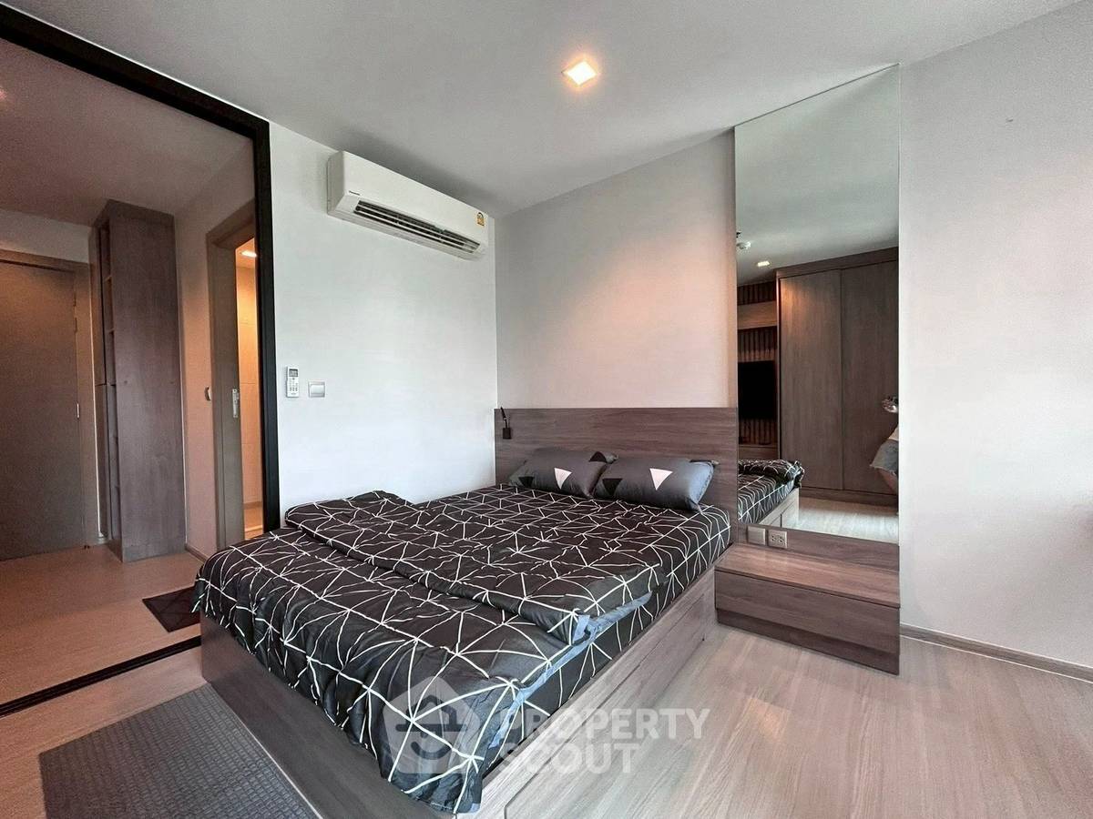 picture 1-BR 26 Sqm, 24th-Floor Condo At Life Asoke Rama 9, 300m To MRT Phra Ram 9 (ID 2778369) - 7/11