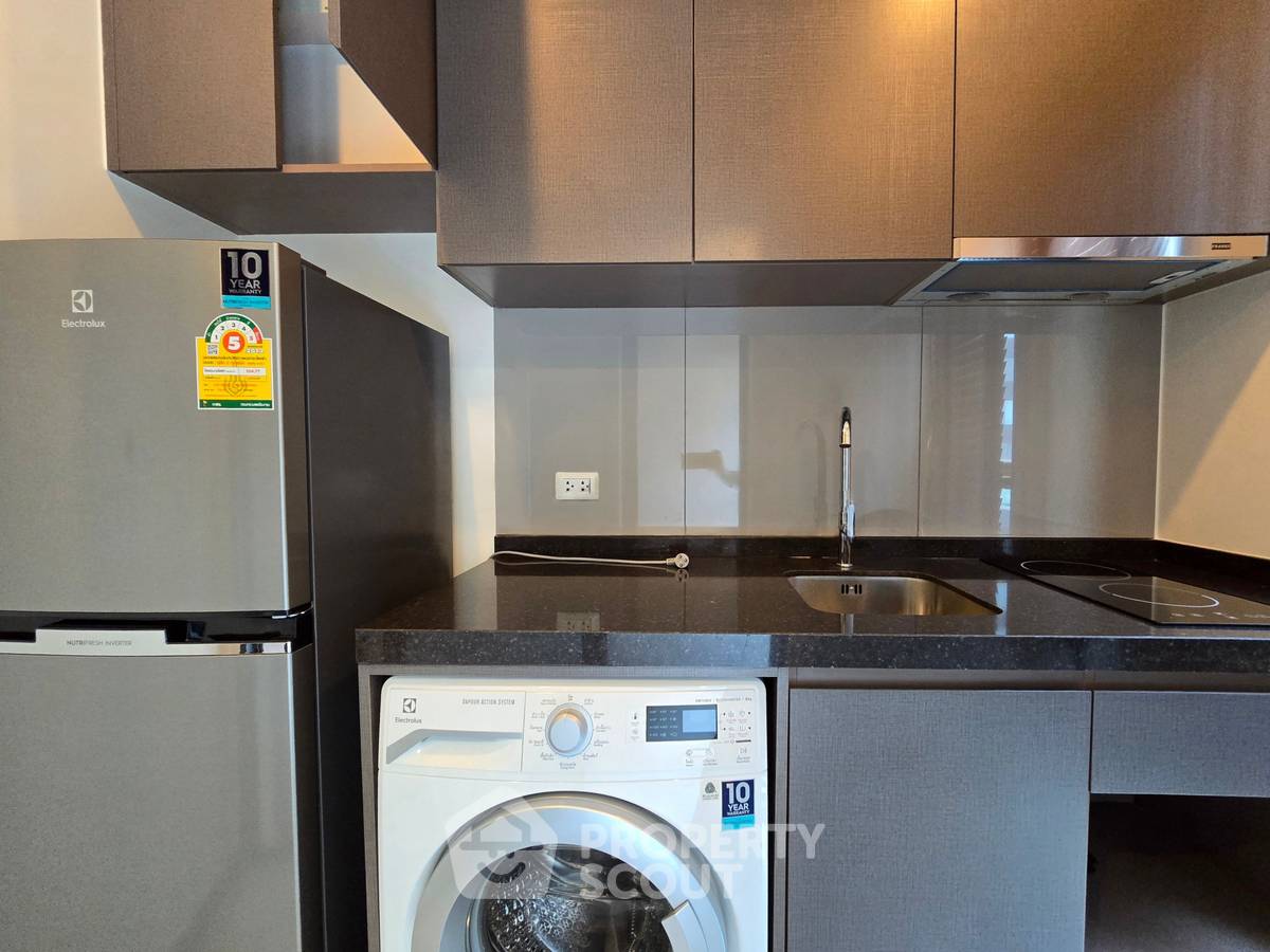 picture 1-BR Condo at Rhythm Asoke near MRT Phra Ram 9 (ID 2738964) - 9/15