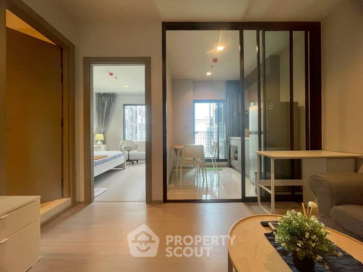 picture High-Floor 1-BR 33 Sqm At Life Asoke Rama 9, MRT Phra Ram 9 (ID 2753558) - 1/7