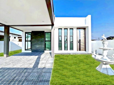 Houses for sale Bang Lamung Chonburi : Modern Luxury Single House for Sale East Pattaya
