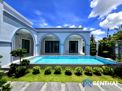 Houses for sale Bang Lamung Chonburi : impressive modern classic home