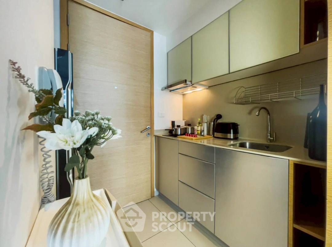 picture Studio Condo at The Lofts Ekkamai near BTS Ekkamai (ID 2365416) - 9/16