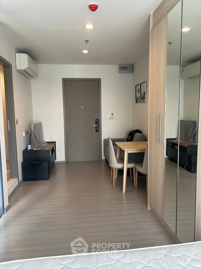 picture Studio Condo at Life Asoke Hype near ARL Makkasan (ID 2280178) - 10/17