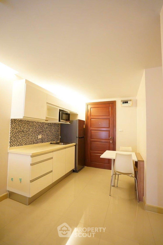 picture 1-BR Condo For Sale At Emerald Residence Ratchada, 2nd-Floor near MRT Huai Khwang (ID 1844669) - 8/13