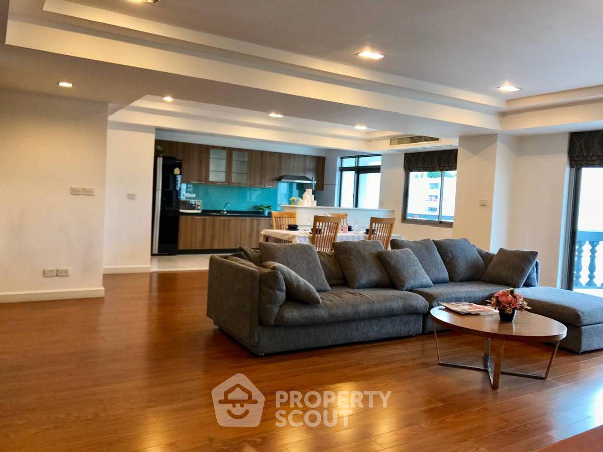 picture 3-BR Condo at Royal Castle Sukhumvit near BTS Phrom Phong (ID 566354) - 2/8