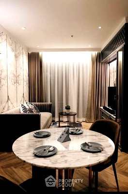 Condos for rent : High-Floor 2-BR 64 Sqm Life One Wireless Near BTS Phloen Chit (ID 2030856)