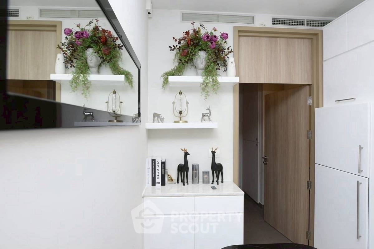 picture 1-BR Condo at Noble Ploenchit near BTS Phloen Chit (ID 2445942) - 10/16
