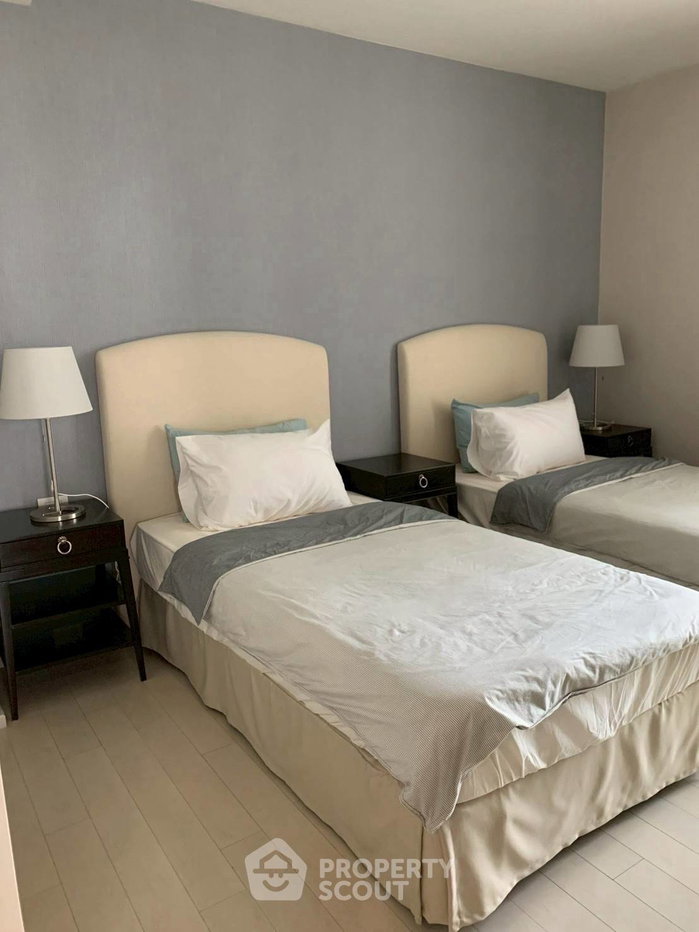 picture 2-BR Condo at Noble Ploenchit near BTS Phloen Chit (ID 2507028) - 2/5