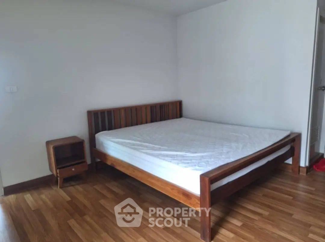 รูป คอนโด 1 ห้องนอน 56 ตร.ม. ชั้น 24 ที่ Regent Home Bangson 28 ใกล้ MRT บางซ่อน 200 ม. (ID 2064642) - รูปที่ 5/8