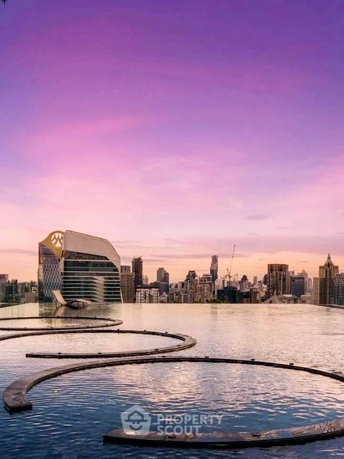picture 1-BR Condo at Life One Wireless near BTS Phloen Chit (ID 2939750) - 3/23
