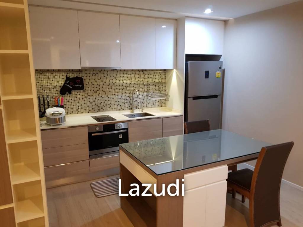 รูป 52 sqm 1 Bedroom Condo on 21st Floor at The Room Sukhumvit 21 Bangkok - รูปที่ 4/16