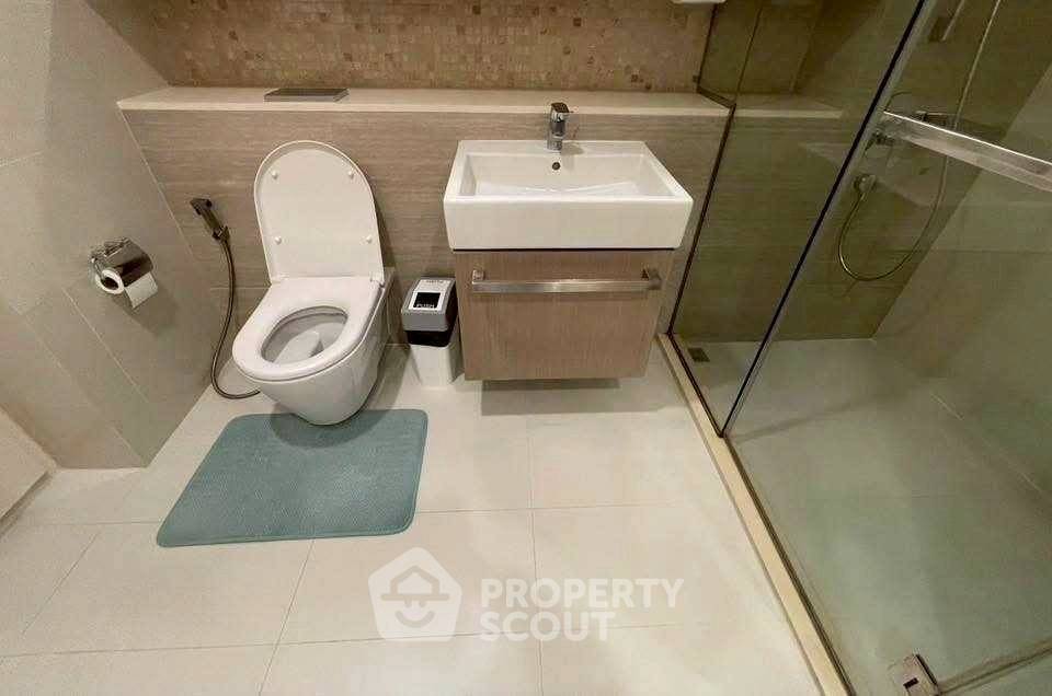 picture Studio Condo at Mode Sukhumvit 61 near BTS Ekkamai (ID 2936204) - 6/17