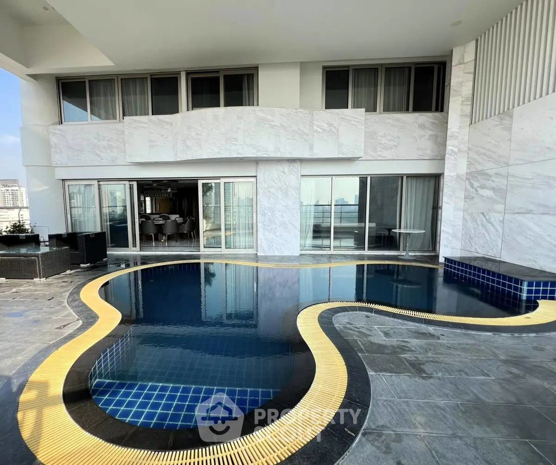 รูป คอนโด 3-ห้องนอน ที่ เลอ รัฟฟิเน่ สุขุมวิท 24 คอนโดมิเนียม ใกล้ BTS พร้อมพงษ์ (ID 2828446) - รูปที่ 5/8