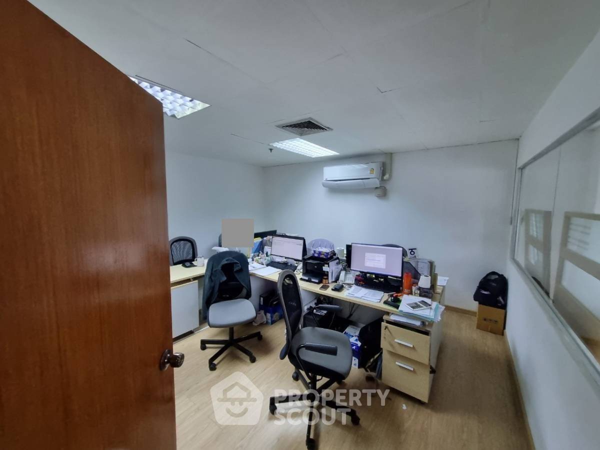 picture 4-BR Condo at Sukhumvit Suite near BTS Nana (ID 1476081) - 4/5