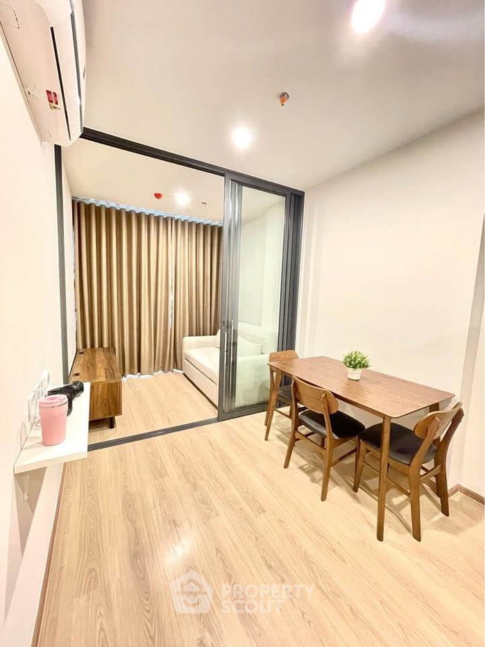 รูป คอนโด 1-ห้องนอน ที่ ไลฟ์ พระราม 4 - อโศก ใกล้ MRT ศูนย์การประชุมแห่งชาติสิริกิติ์ (ID 2655667) - รูปที่ 3/6