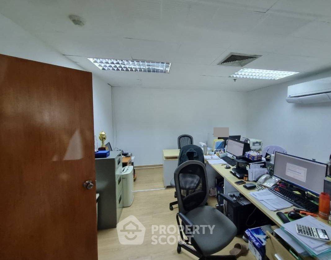 picture 4-BR Condo at Sukhumvit Suite near BTS Nana (ID 1476081) - 2/5