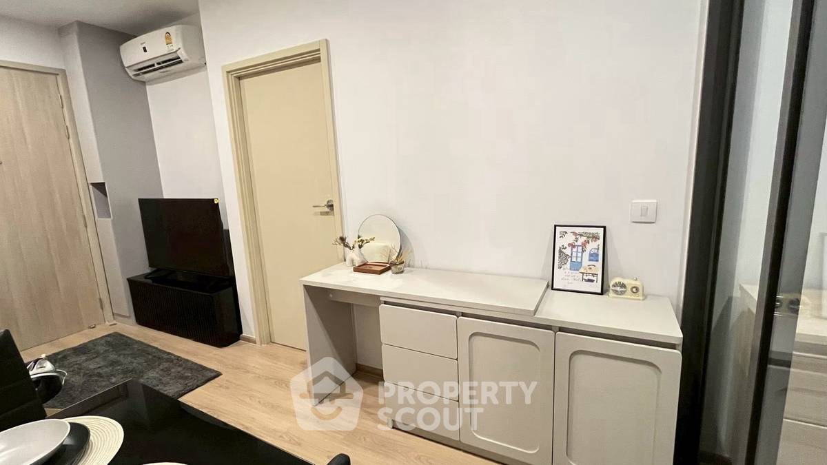 รูป คอนโด 1-ห้องนอน ที่ ไลฟ์ พระราม 4 - อโศก ใกล้ MRT ศูนย์การประชุมแห่งชาติสิริกิติ์ (ID 2416401) - รูปที่ 4/8