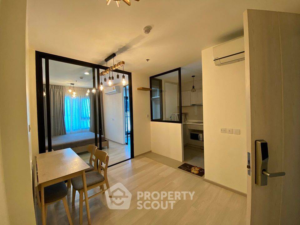 picture Well-Priced 1-BR At Life Asoke, 30th Floor • 300m to ARL Makkasan (ID 1146815) - 1/11