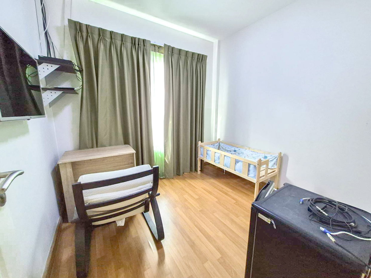 picture 2-Storey House for Rent Fully Furnished Corner Plot with Garden - 5/18
