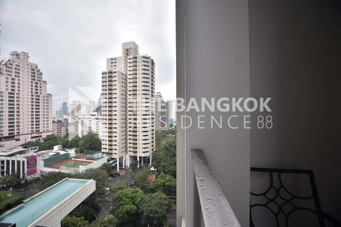 The Diplomat 39 near BTS Phrom Phong Special unit at an attractive price