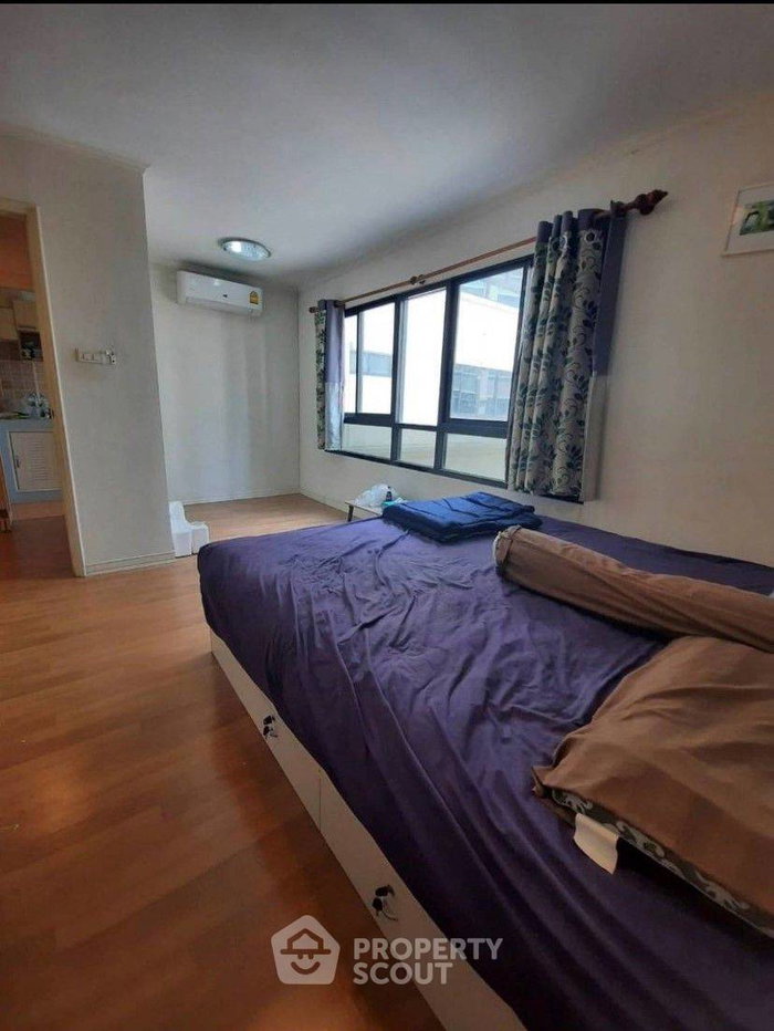 picture 1-BR Condo at Lumpini Place Narathiwas Ratchanakarin in Chong Nonsi (ID 1166230) - 2/9
