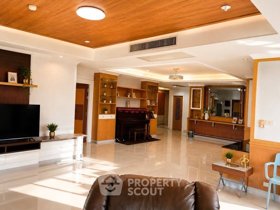 picture 3-BR Condo at Riverine Place in Suan Yai (ID 2957219) - 3/11