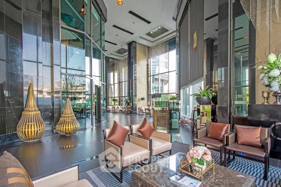 รูป คอนโด 1-ห้องนอน ที่ ริธึ่ม สาทร ใกล้ BTS สะพานตากสิน (ID 2811239) - รูปที่ 2/10