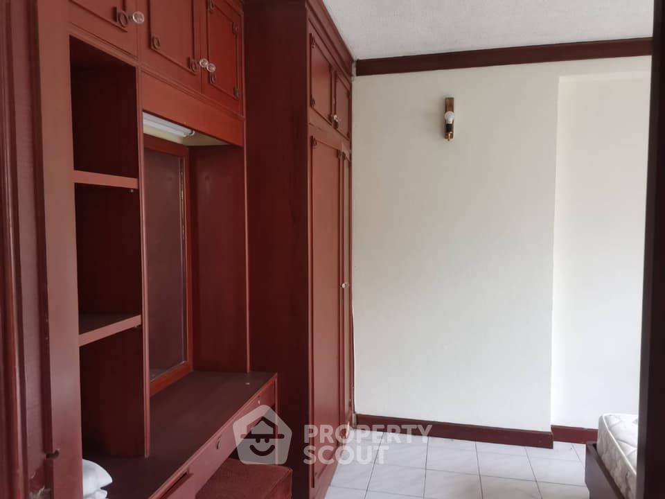 รูป คอนโด 2-ห้องนอน ที่ สราญใจ แมนชั่น คอนโดมิเนียม ใกล้ BTS นานา (ID 825921) - รูปที่ 4/7