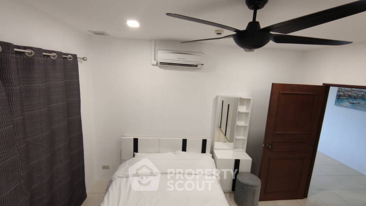 picture 3-BR Condo at Nordic Park Hill close to Phratamnak (ID 1798402) - 12/19