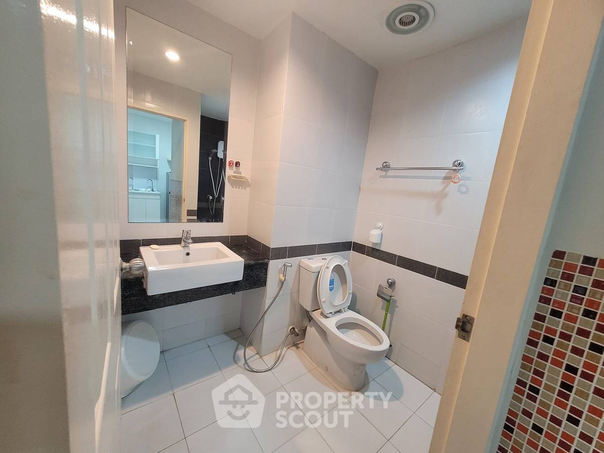 picture 1-BR Condo at A Space Asoke-Ratchada near MRT Phra Ram 9 (ID 1143272) - 7/9