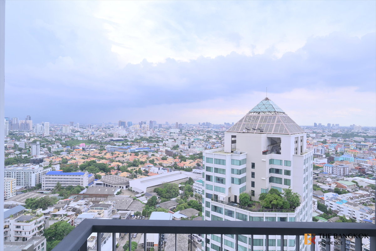 รูป เช่าคอนโด 💛 Rhythm Sukhumvit 44/1 Duplex 1นอน 60ตร.ม. 35k ยูนิตชั้นสูง วิวสวย 🌃 ใกล้ BTS พระโขนง - รูปที่ 3/11