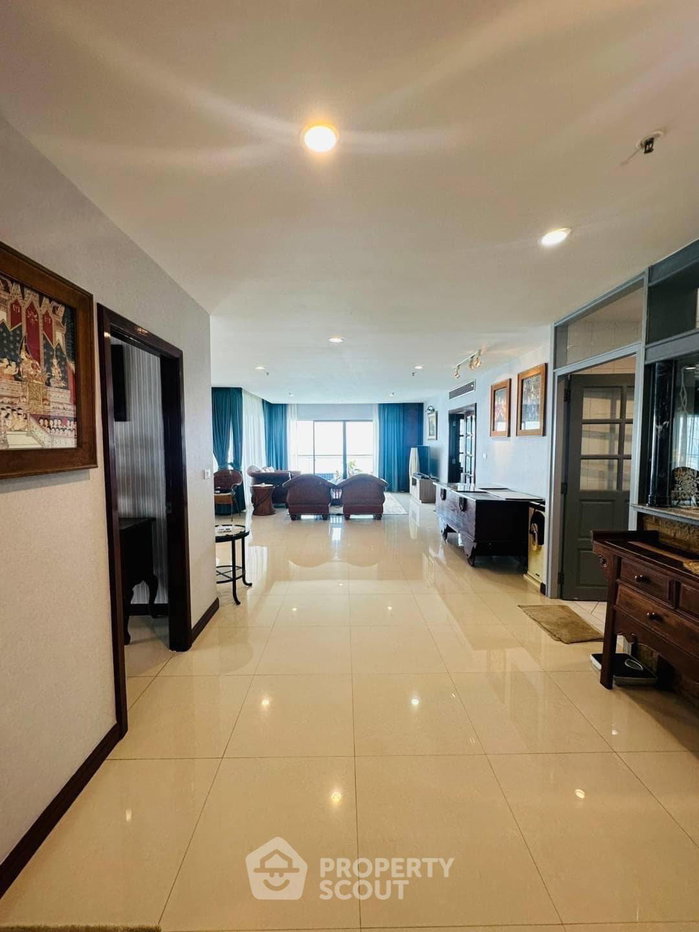 picture 2-BR Condo At Baan Haad Uthong, 21st-Floor 245 Sqm (Phratamnak) (ID 2068951) - 11/20
