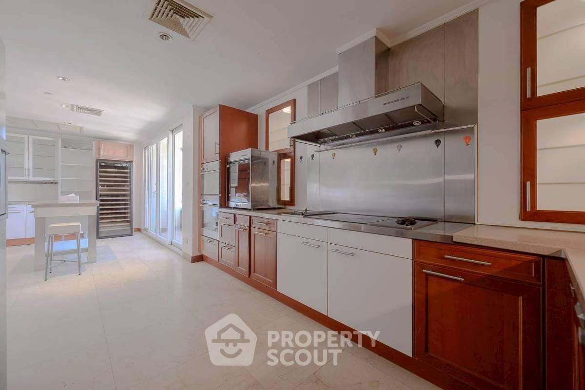 picture 5-BR Condo at Las Colinas near BTS Asok (ID 2638783) - 37/45