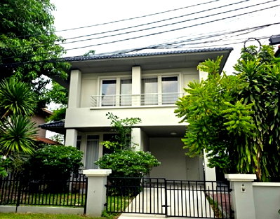 เช่าบ้านเดี่ยว กรุงเทพมหานคร : ให้เช่าบ้านเดี่ยว 2 ชั้น หมู่บ้านบางกอกวิลล่า ถนนประดิษฐ์มนูธรรม / ลาดพร้าว 84 / แอร์ทั้งหลัง / เฟอร์นิเจอร์ครบ Fully Furnished / อยู่อาศัย