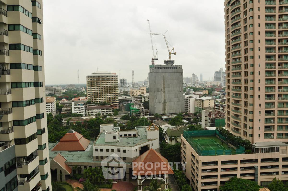 picture 2-BR Condo at Sathorn Gardens near MRT Si Lom (ID 452606) - 12/13