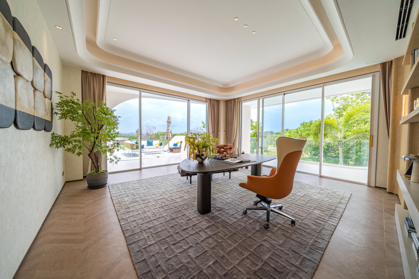 รูป Luxury Golf Course Pool Villa for Sale Huay Yai East Pattaya - รูปที่ 14/29