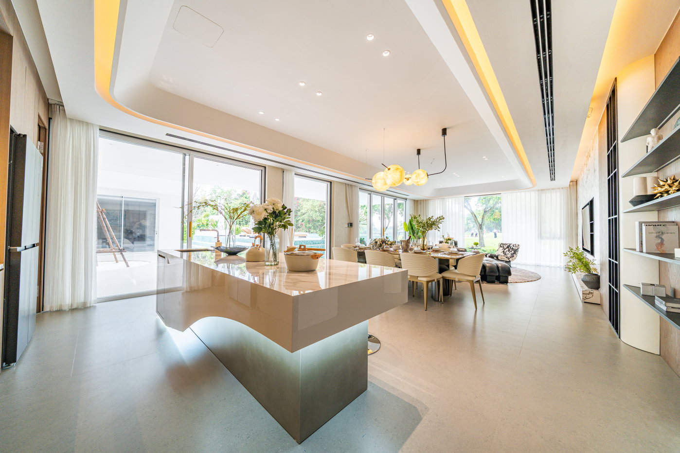 รูป Luxury Golf Course Pool Villa for Sale Huay Yai East Pattaya - รูปที่ 8/27